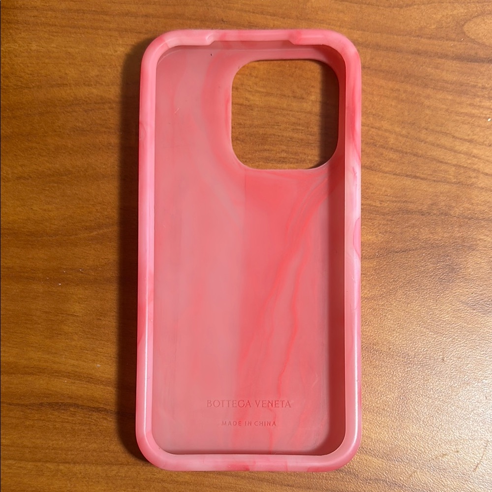 Bottega Veneta Pink Quilted iPhone 14 pro Case - Picture 2 of 4